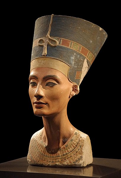 Bust of Nefertiti - Thutmose