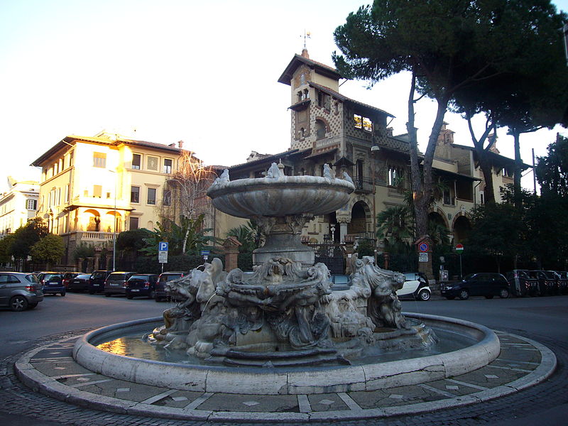  Fountain of the Frogs (Fontana delle Rane)