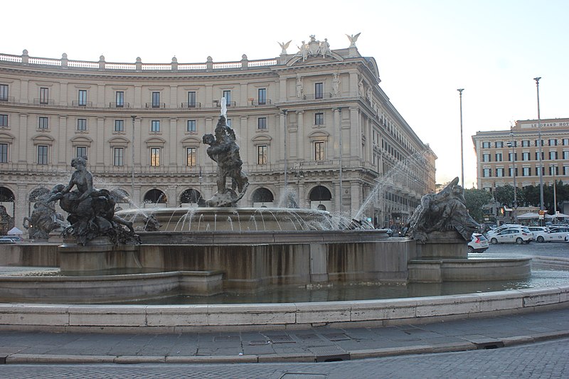 Fountain of the Naiads (Fontana delle Naiadi)