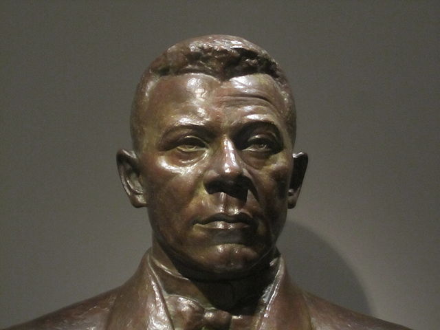 Booker T Washington by Richmond Barthé
