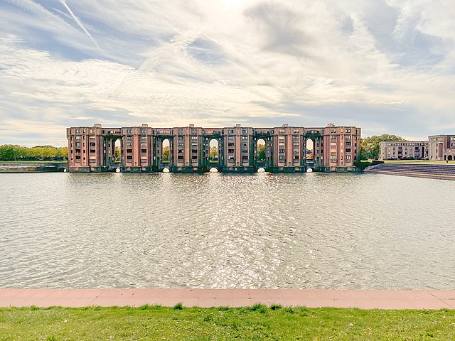 Les Arcades du Lac - Ricardo Bofill