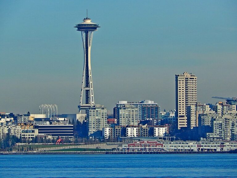 10 Most Famous Towers in the World Artst