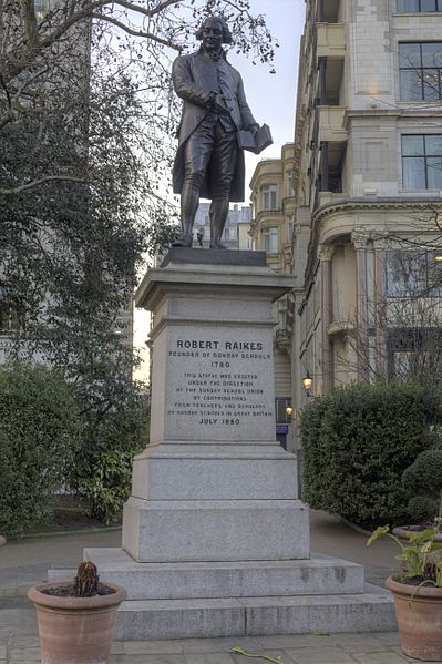 Statue of Robert Raikes, London - Thomas Brock